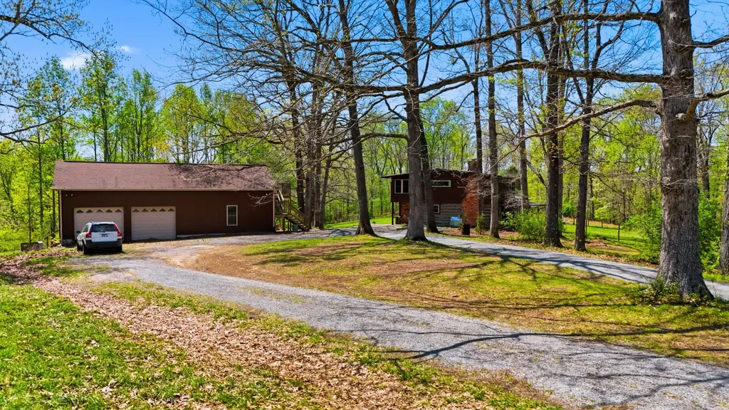 7915 Ridgewood Road Goodlettsville TN 37072