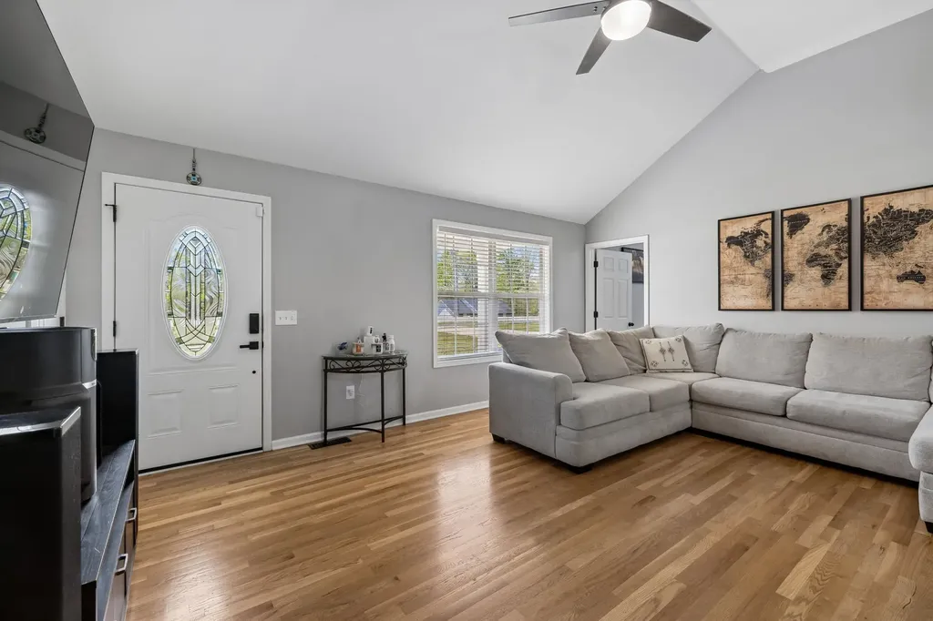 3084 Bowker Road Charlotte TN 37036