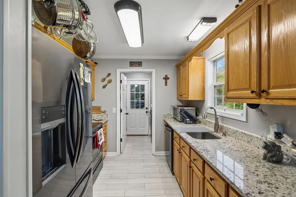 3084 Bowker Road Charlotte TN 37036