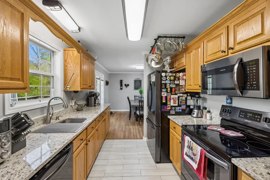 3084 Bowker Road Charlotte TN 37036