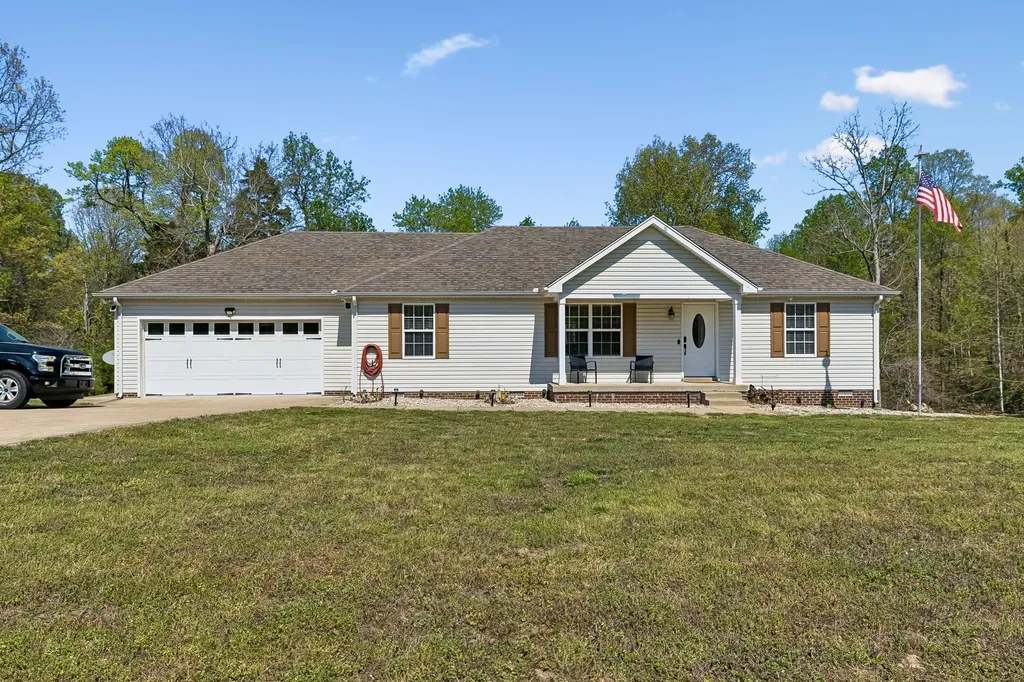 3084 Bowker Road Charlotte TN 37036