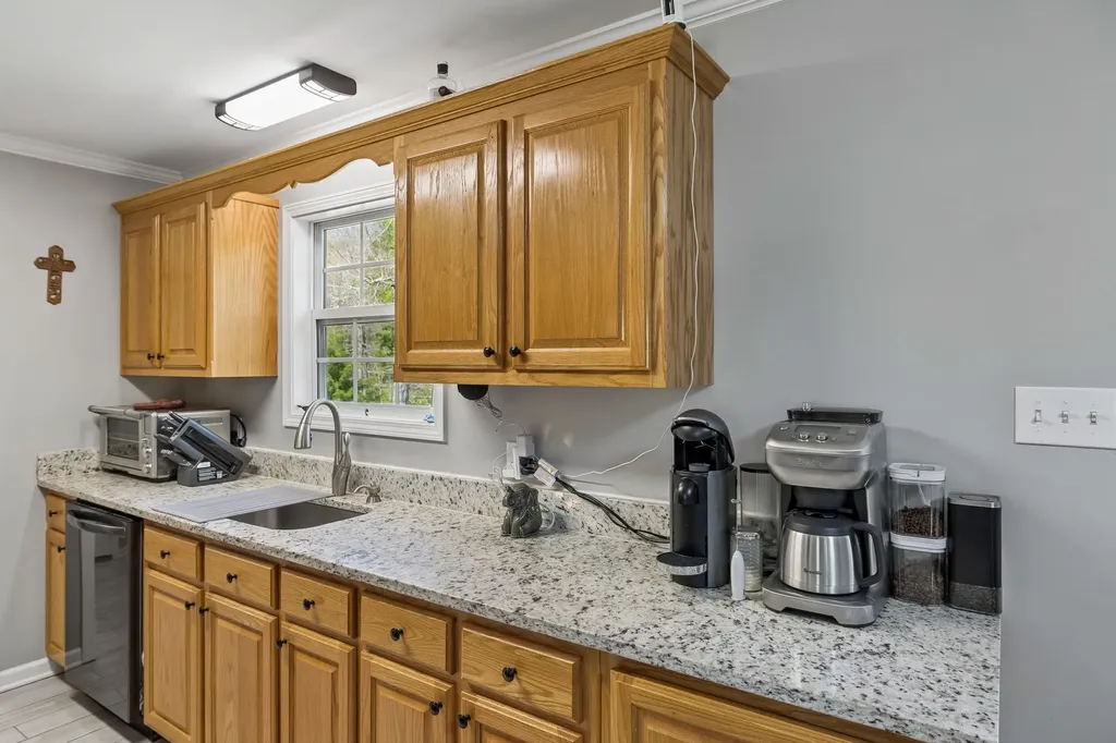3084 Bowker Road Charlotte TN 37036