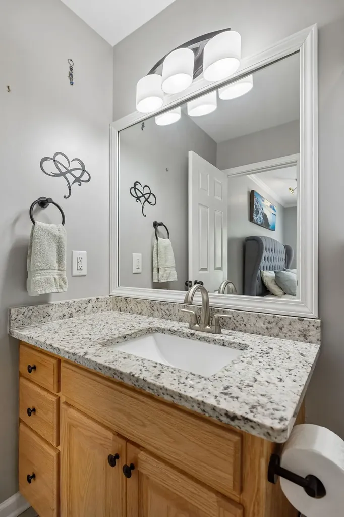 3084 Bowker Road Charlotte TN 37036