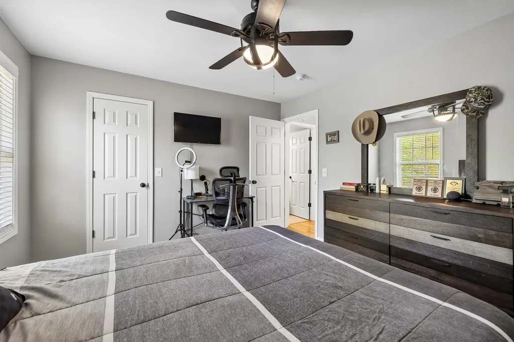 3084 Bowker Road Charlotte TN 37036