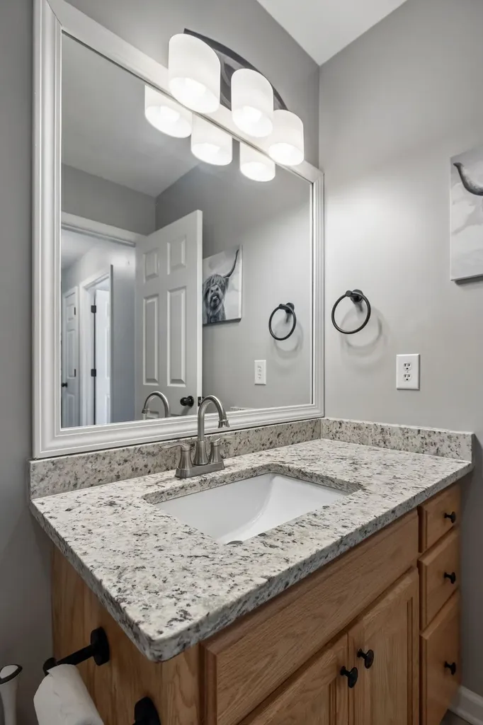 3084 Bowker Road Charlotte TN 37036