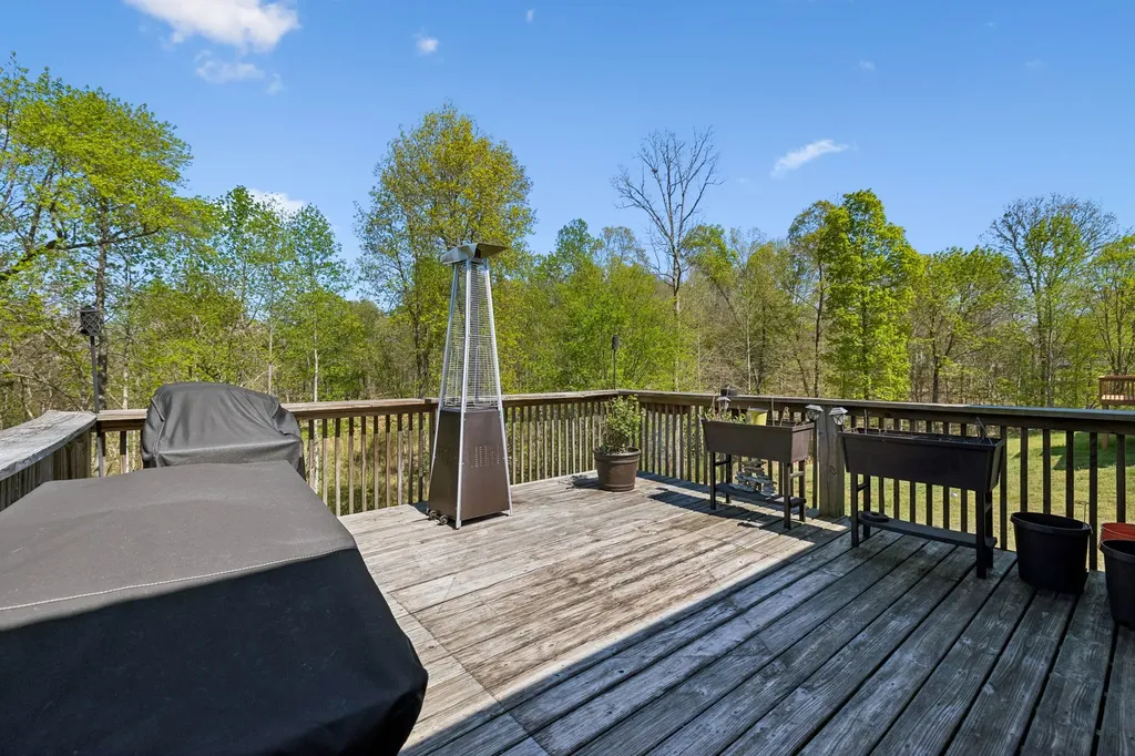 3084 Bowker Road Charlotte TN 37036