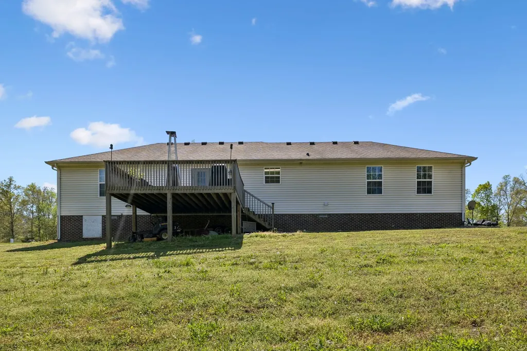 3084 Bowker Road Charlotte TN 37036