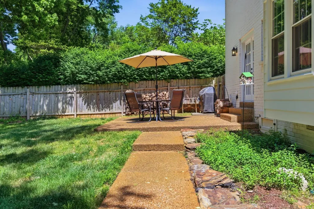 216 Pebble Glen Drive Franklin TN 37064