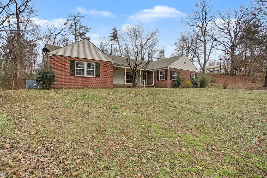 107 Cherry Street Centerville TN 37033