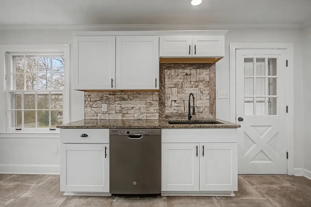 107 Cherry Street Centerville TN 37033