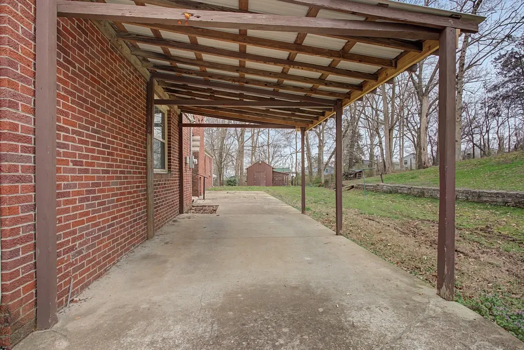 107 Cherry Street Centerville TN 37033