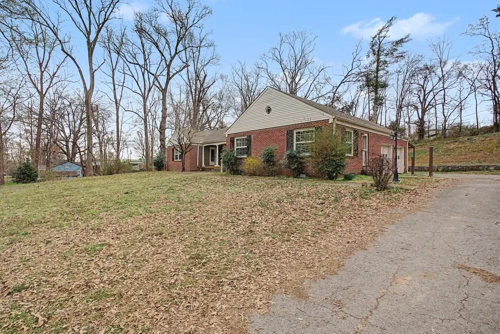 107 Cherry Street Centerville TN 37033