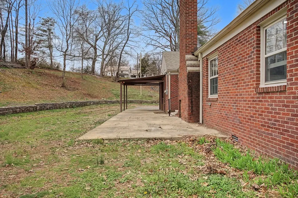 107 Cherry Street Centerville TN 37033