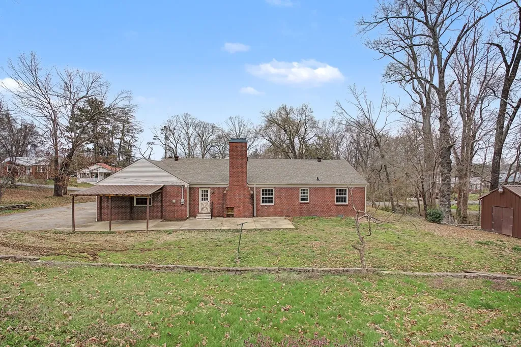 107 Cherry Street Centerville TN 37033