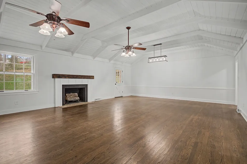 107 Cherry Street Centerville TN 37033