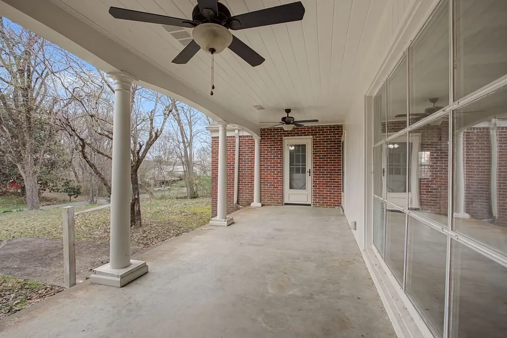 107 Cherry Street Centerville TN 37033