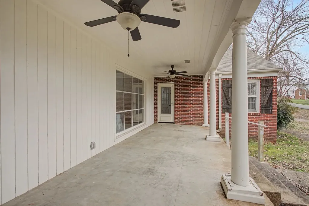 107 Cherry Street Centerville TN 37033
