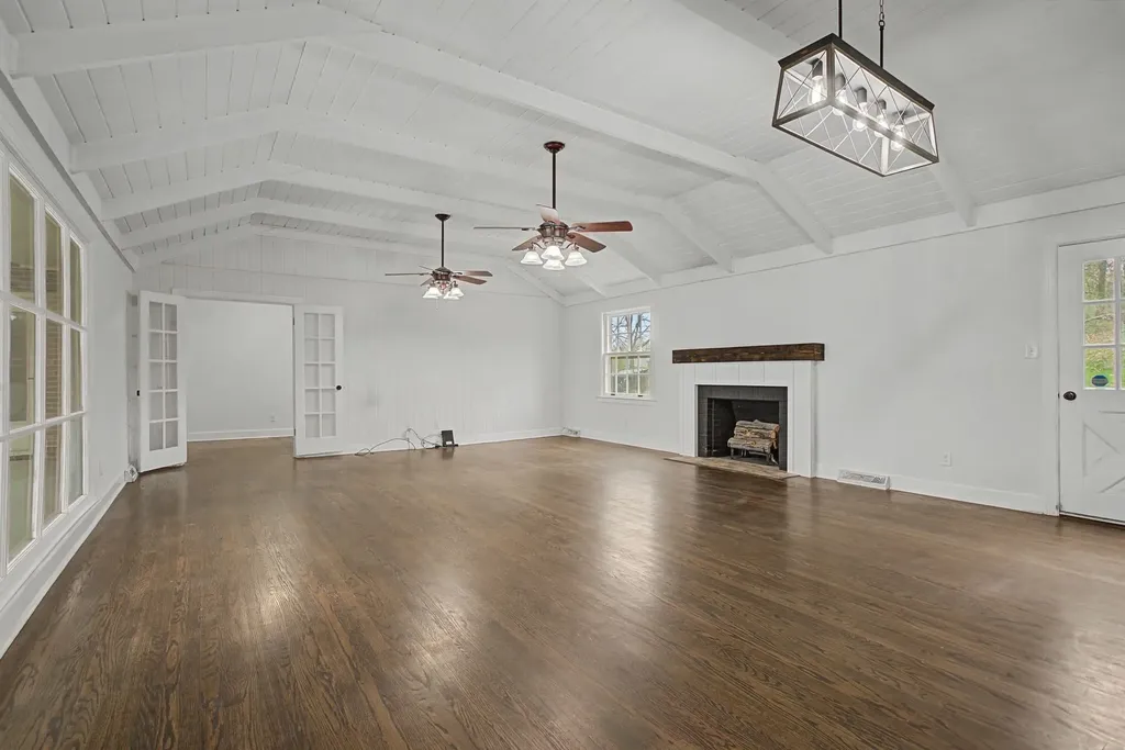 107 Cherry Street Centerville TN 37033