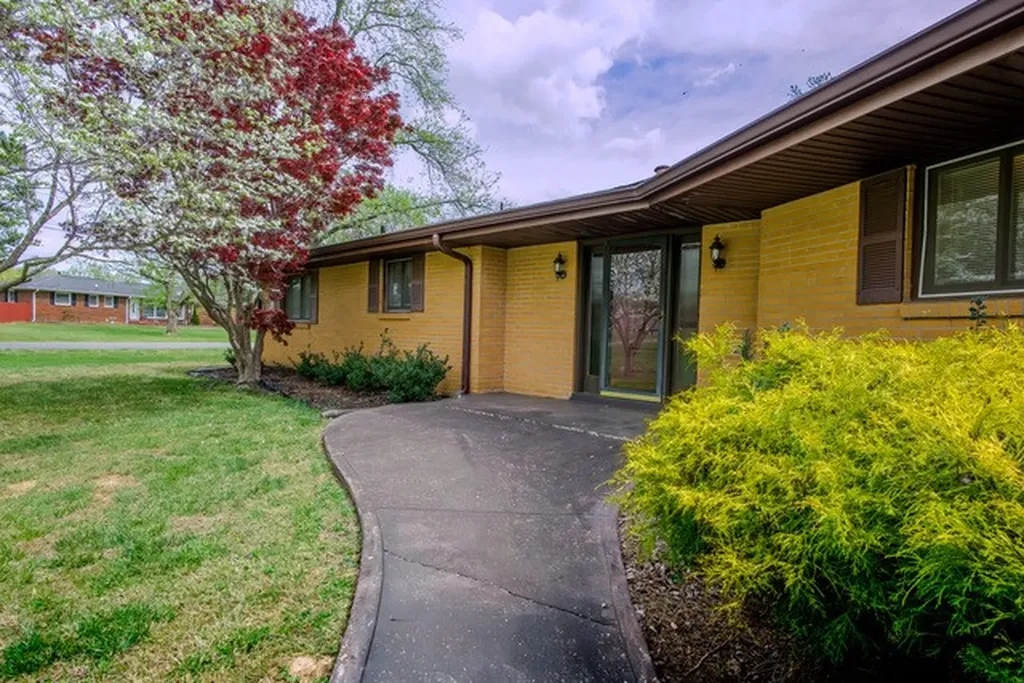 1213 Mayes Drive Greenbrier TN 37073