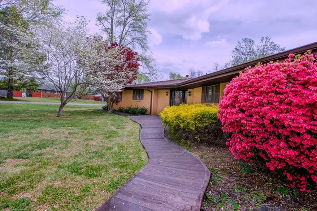 1213 Mayes Drive Greenbrier TN 37073