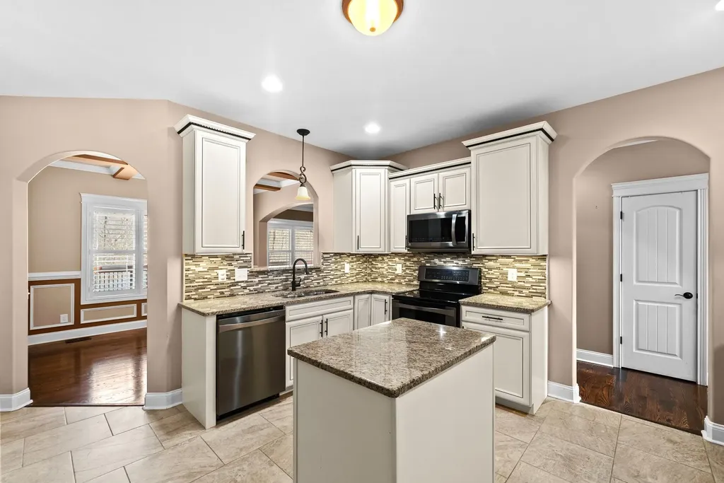 2531 Everwood Court Clarksville TN 37043
