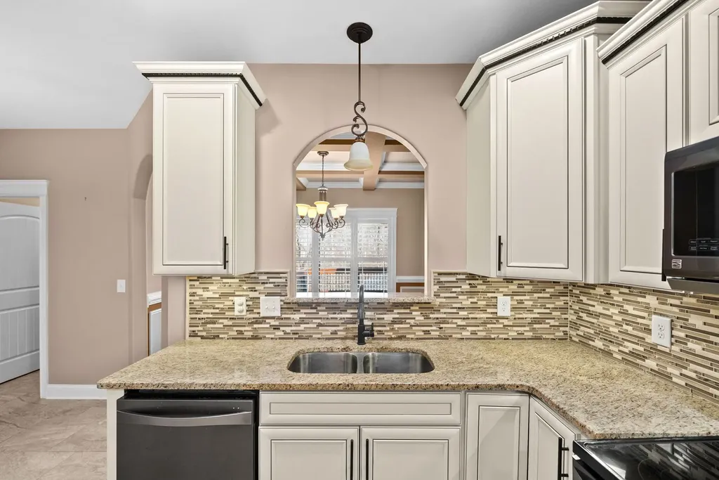 2531 Everwood Court Clarksville TN 37043