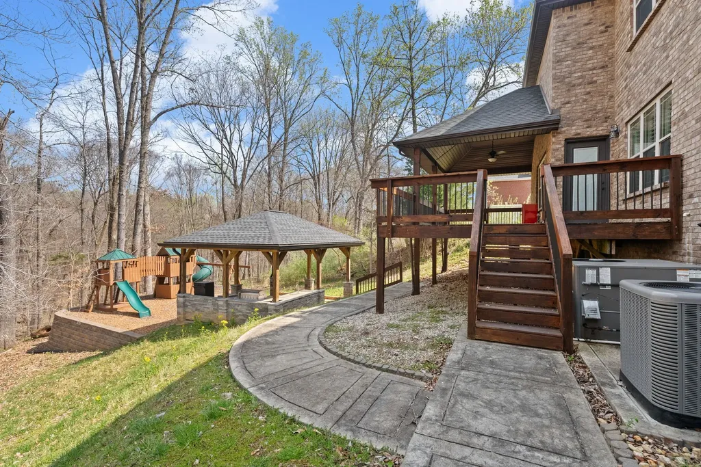 2531 Everwood Court Clarksville TN 37043