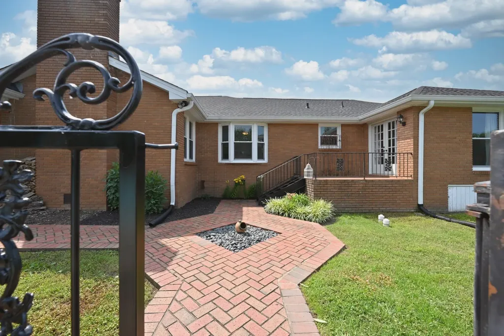 200 Rising Sun Terrace Old Hickory TN 37138