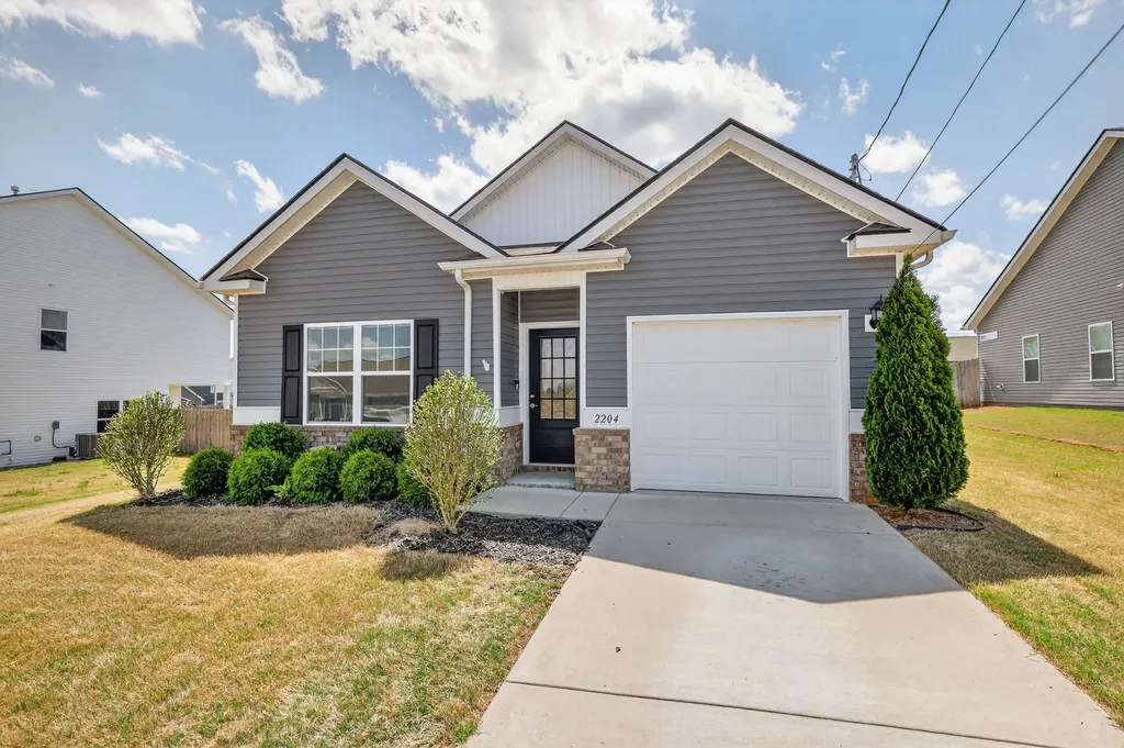2204 Zeva Circle Columbia TN 38401