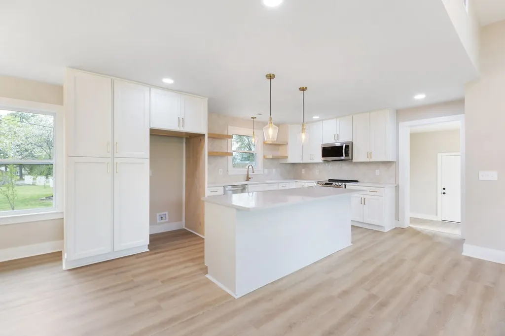 2194 Hampshire Pike Columbia TN 38401