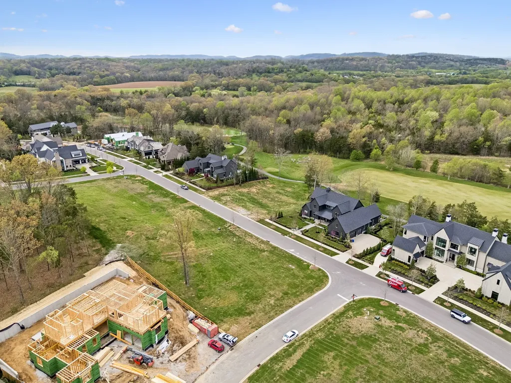 7124 Lanceleaf Drive College Grove TN 37046