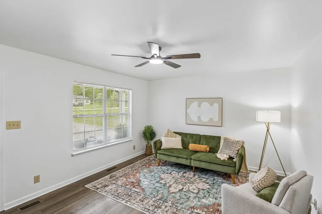1017 Preston Drive Burns TN 37029