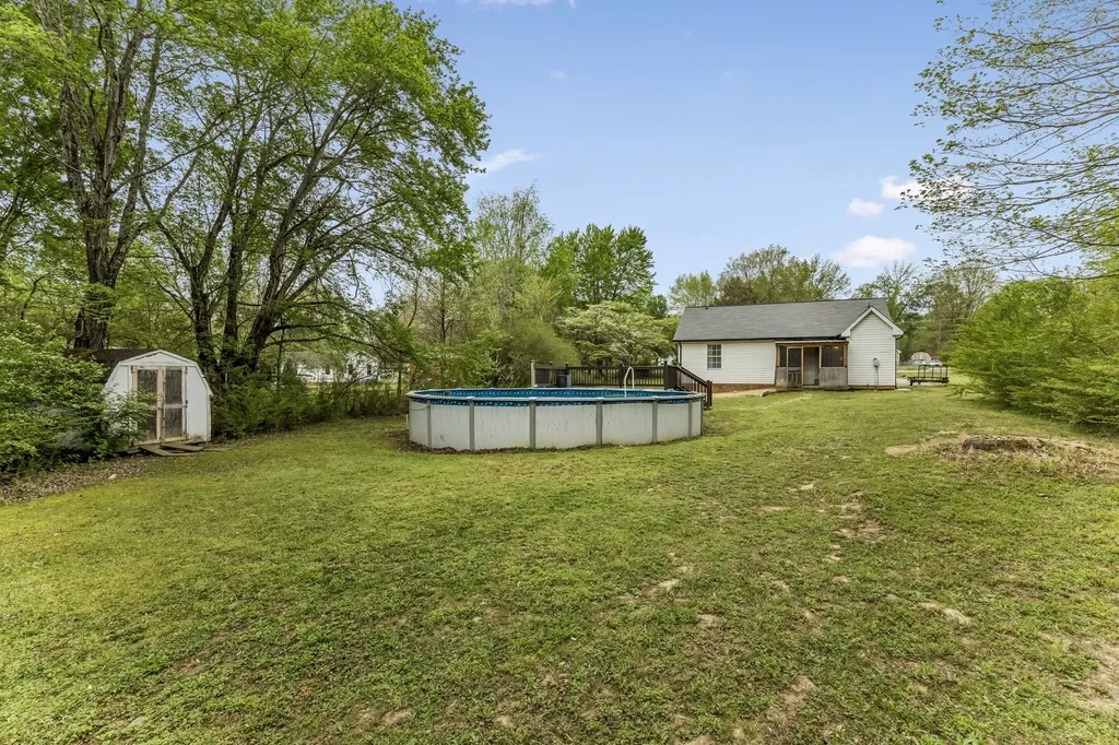 1017 Preston Drive Burns TN 37029