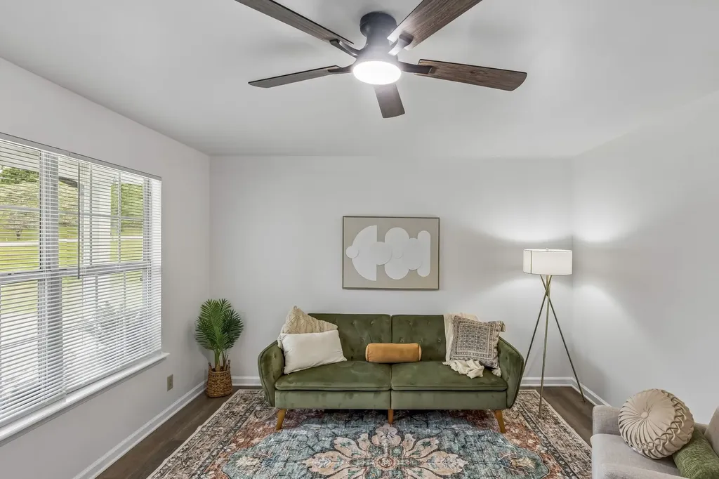 1017 Preston Drive Burns TN 37029