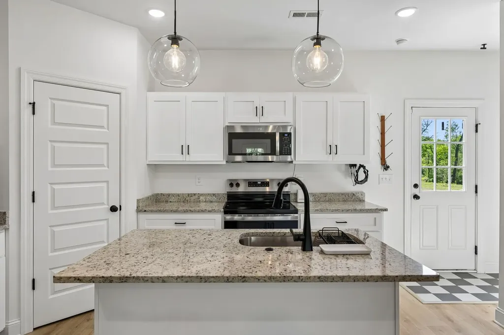 466 Mooresville Pike Columbia TN 38401