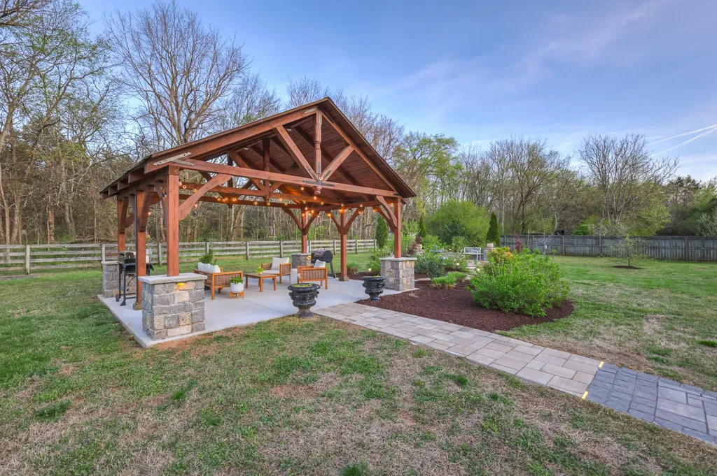 1737 Verona Caney Road Lewisburg TN 37091