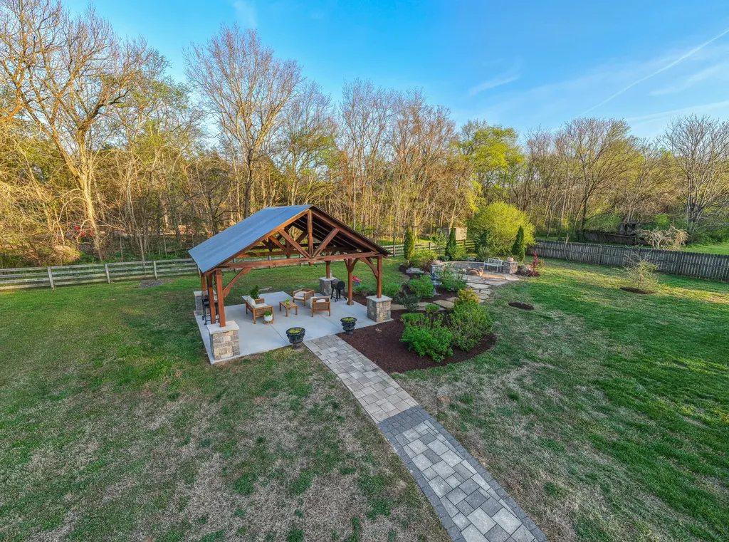1737 Verona Caney Road Lewisburg TN 37091
