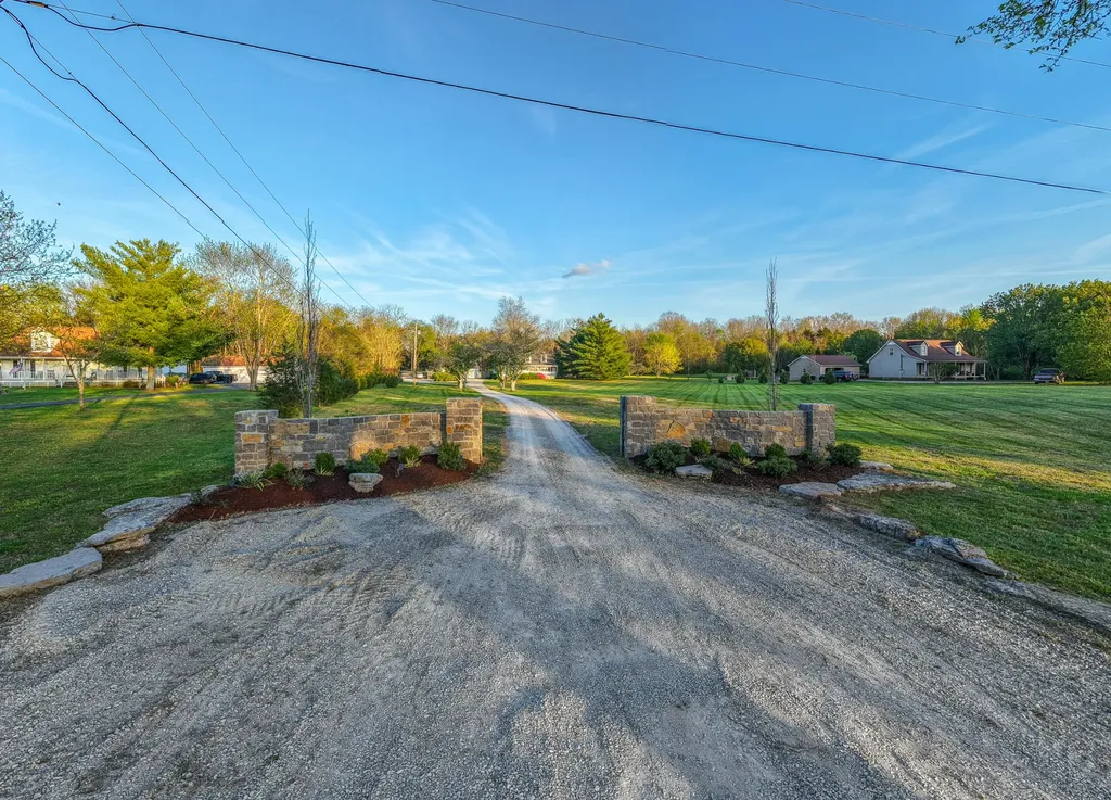 1737 Verona Caney Road Lewisburg TN 37091