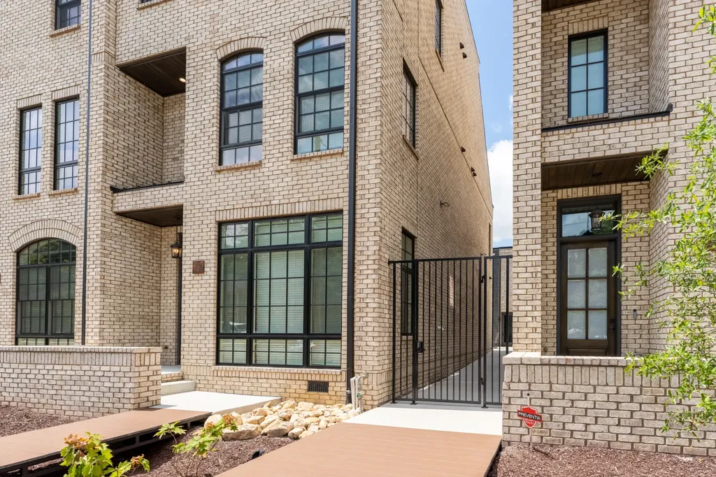 3206 W End Circle Nashville TN 37203