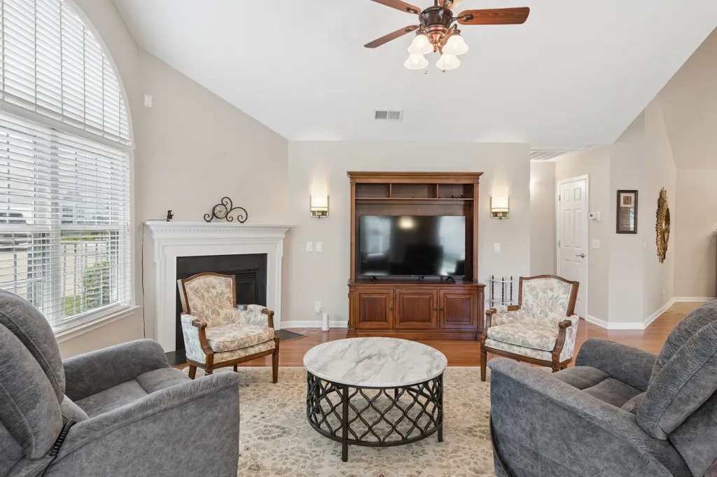 825 Browns Lane Gallatin TN 37066