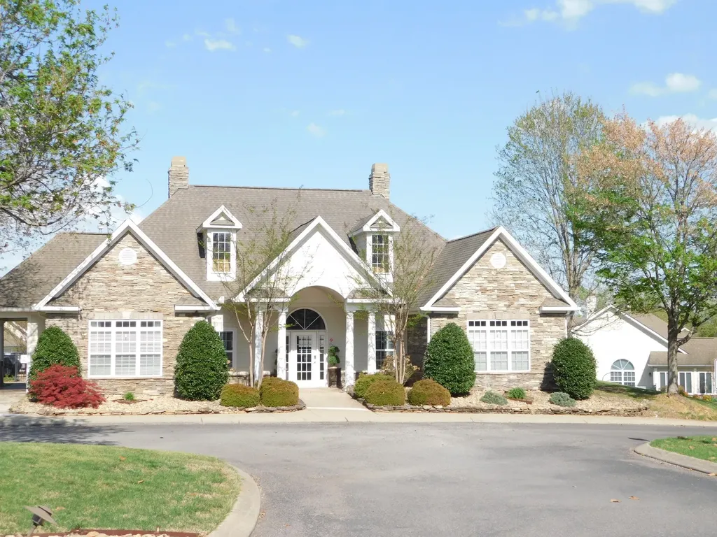 825 Browns Lane Gallatin TN 37066