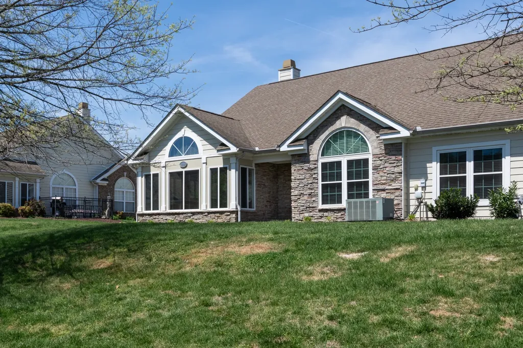 825 Browns Lane Gallatin TN 37066