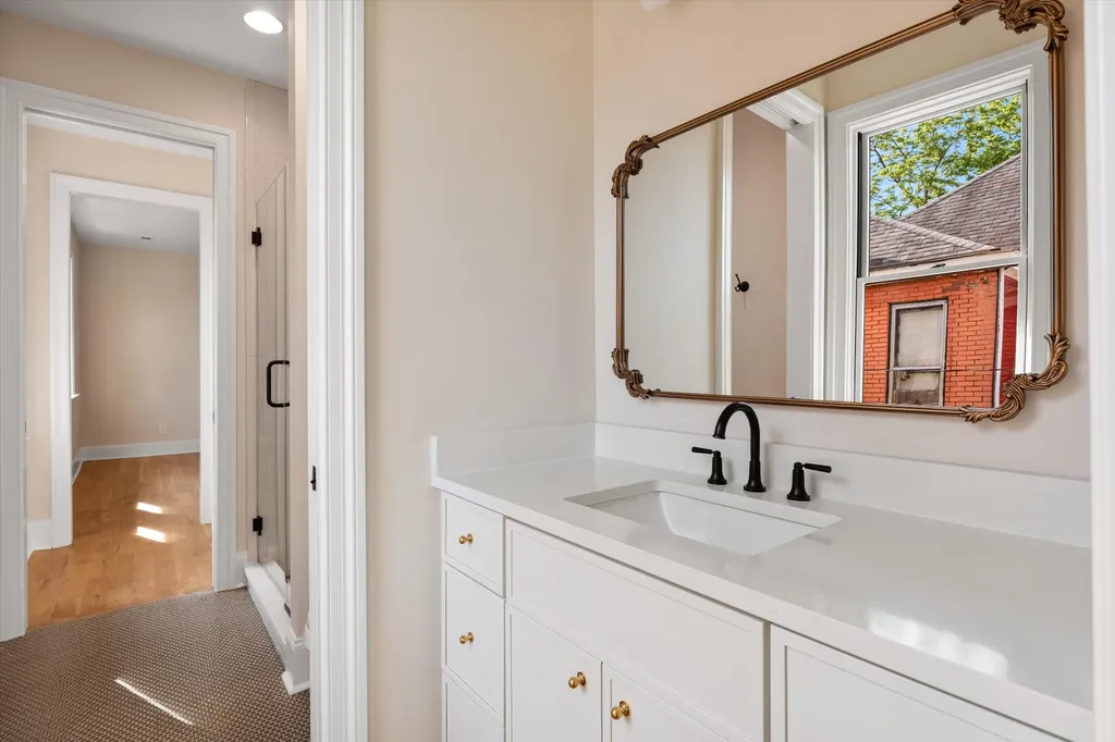1015 15th Ave, S Nashville TN 37212