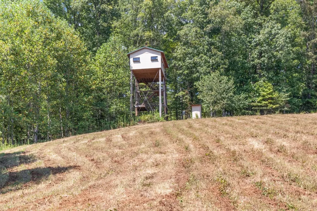 7422 Indian Creek Road Mc Ewen TN 37101