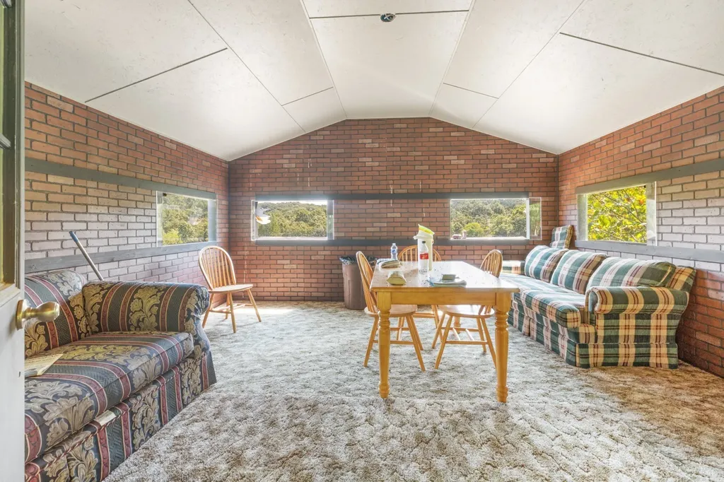 7422 Indian Creek Road Mc Ewen TN 37101