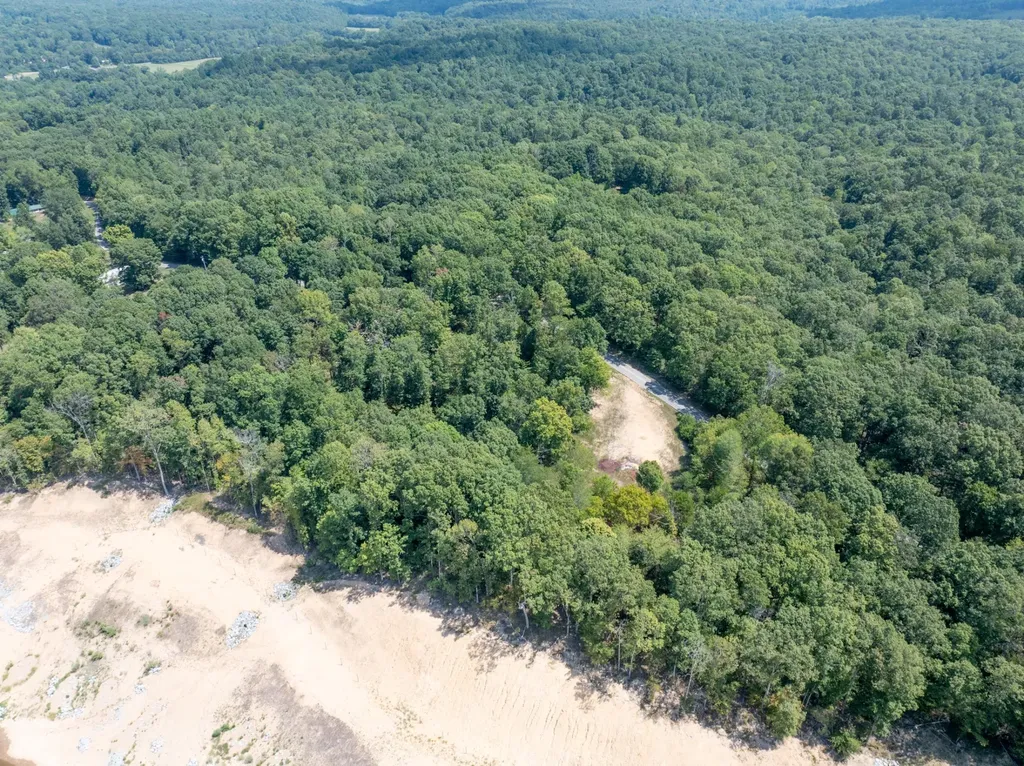 7422 Indian Creek Road Mc Ewen TN 37101