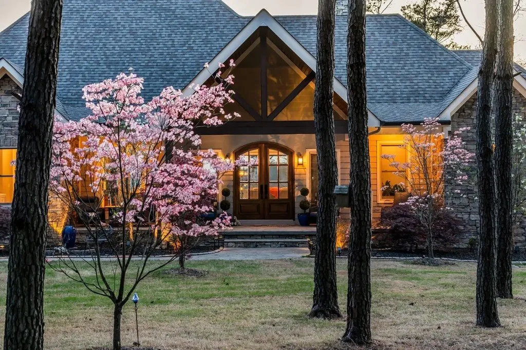 209 Moonshine Drive Jasper TN 37347