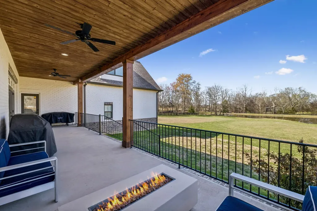 4900 Charles Dorris Road Springfield TN 37172