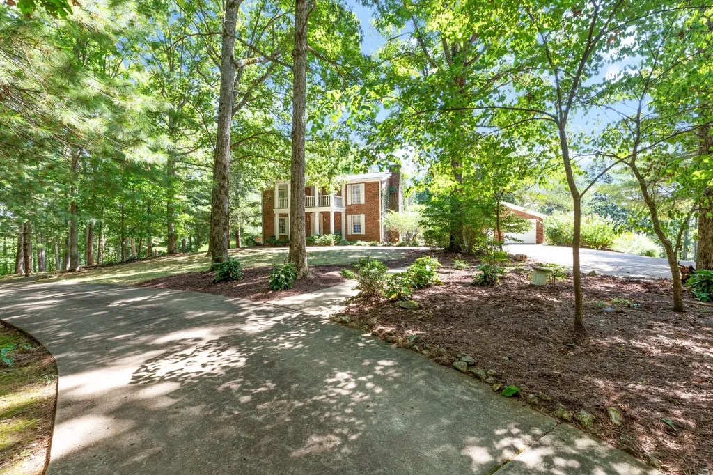 7422 Indian Creek Road Mc Ewen TN 37101