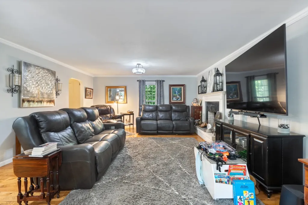 7422 Indian Creek Road Mc Ewen TN 37101